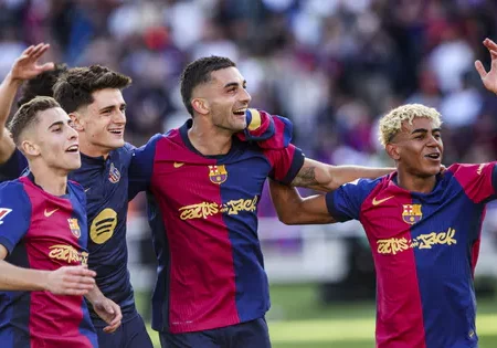 Barcelona pewnie wygrywa derby! Lewandowski i Pedri zapewniają zwycięstwo nad Espanyolem